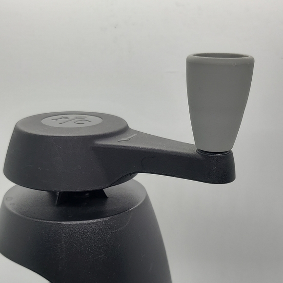 Pampered Chef Veggie Twil & Curl / Spiralizer - Picture 12 of 12